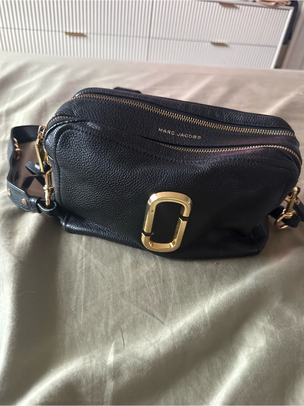 Marc Jacobs Black Leather Crossbody Camera Bag with Gold Accent - Picture 5 of 5
